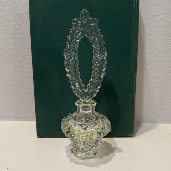 Vintage Pressed Clear Glass Flower Themed Perfume Bottle - Picture 6 of 9